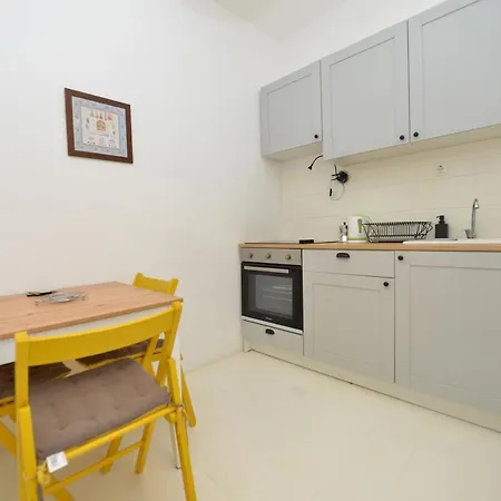 Perovic Apartment *