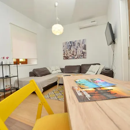 Perovic Apartment *